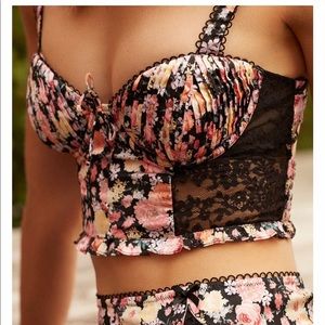 Victorias Secret For Love & Lemons Gardenia Long Line Bra